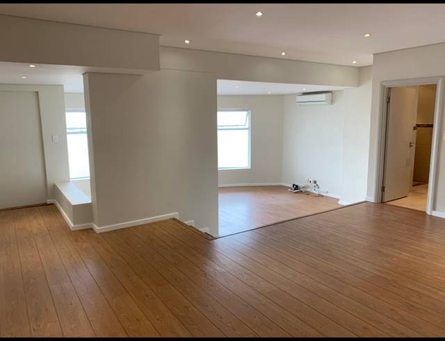 2 BEDROOM APARTMENT TO LET IN WEST BEACH